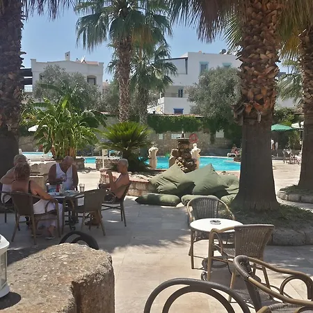 La Rosa Otel 3*